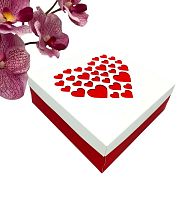 Коробка для зефира, тортов и пирожных 200*200*70мм бело-красная с сердечками 