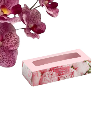 Коробка с обечайкой для 3 конфет, с окном «Праздничный букет», 13×5×3.3 см